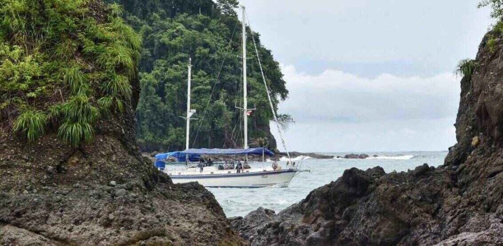 rsz_img_0768 56 ft sailboat tour manuel antonio costa rica